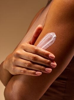 Touch of Gold Body Lotion image number null