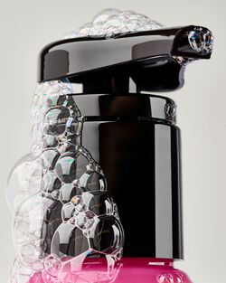 Champagne Toast Revitalizing Gel Hand Soap image number null