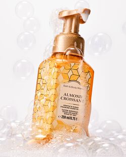 Almond Croissant Gentle & Clean Foaming Hand Soap image number null