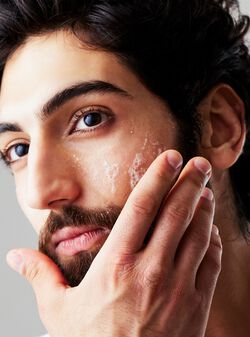 Ultimate Exfoliating Face Wash image number null