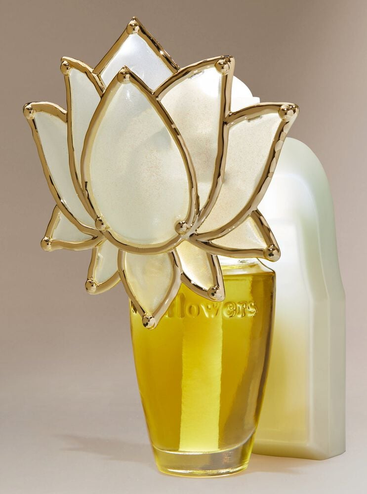 Lotus Wallflower Plug ปลั๊กวอลล์ฟลาวเวอร์