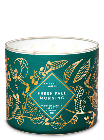 The scent of Citrus Zest, Woodland Sage & Red Delicious Apples in the room-filling fragrance of our 3-Wick Candle with Essential Oils 3-Wick Candle 3-Wick Candle