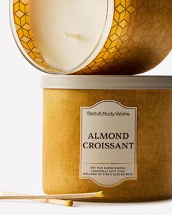 Almond Croissant 3-Wick Candle image number null