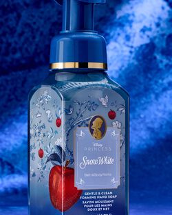 Snow White Gentle & Clean Foaming Hand Soap image number null