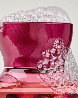 Covered In Roses Travel Size Body Wash image number null