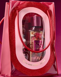Covered In Roses Gift Set image number null