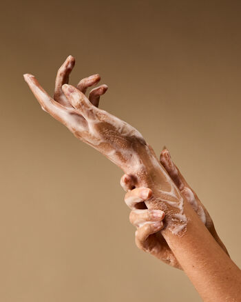 White Coconut Caramel Gentle & Clean Foaming Hand Soap โฟมล้างมือ