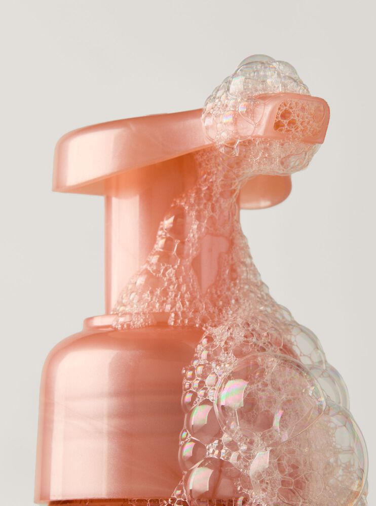 Snowy Peach Berry Gentle & Clean Foaming Hand Soap โฟมล้างมือ